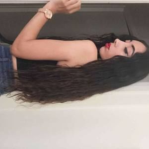 Meet your Posher, Vivian alyssa